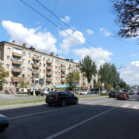 3-Room Apartment Near Inturist On Sobornyi Avenue 156, By Grandhome Zaporizhia Εξωτερικό φωτογραφία