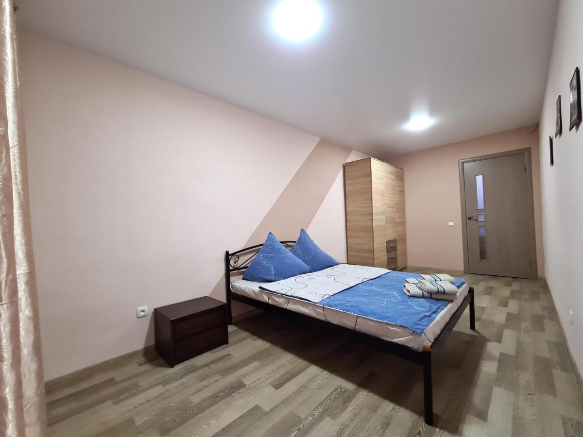 3-Room Apartment Near Inturist On Sobornyi Avenue 156, By Grandhome Zaporizhia Εξωτερικό φωτογραφία