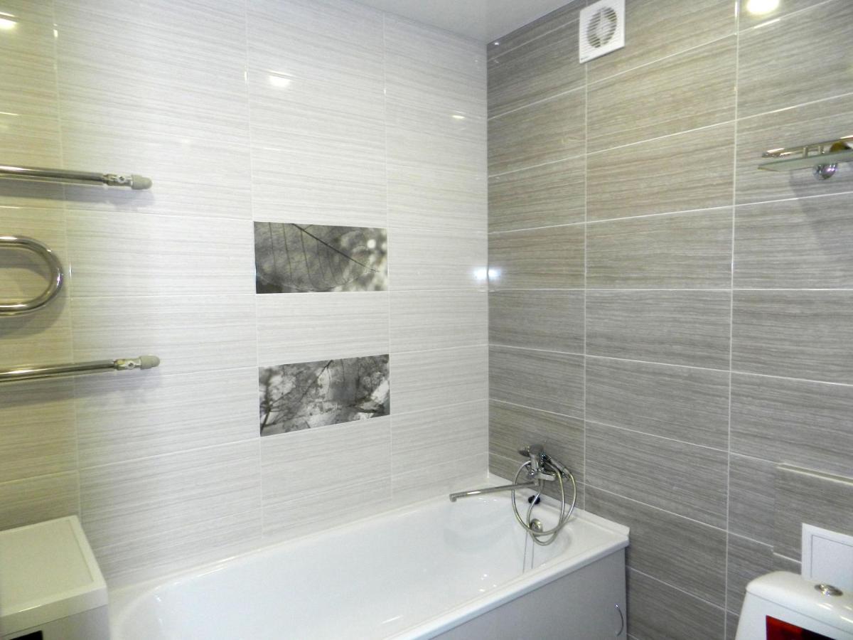 3-Room Apartment Near Inturist On Sobornyi Avenue 156, By Grandhome Zaporizhia Εξωτερικό φωτογραφία