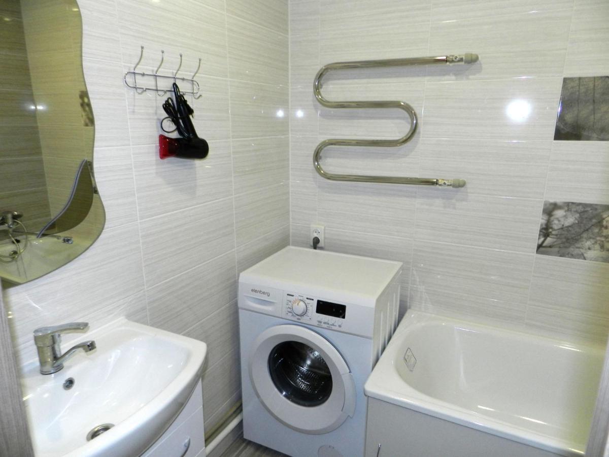 3-Room Apartment Near Inturist On Sobornyi Avenue 156, By Grandhome Zaporizhia Εξωτερικό φωτογραφία
