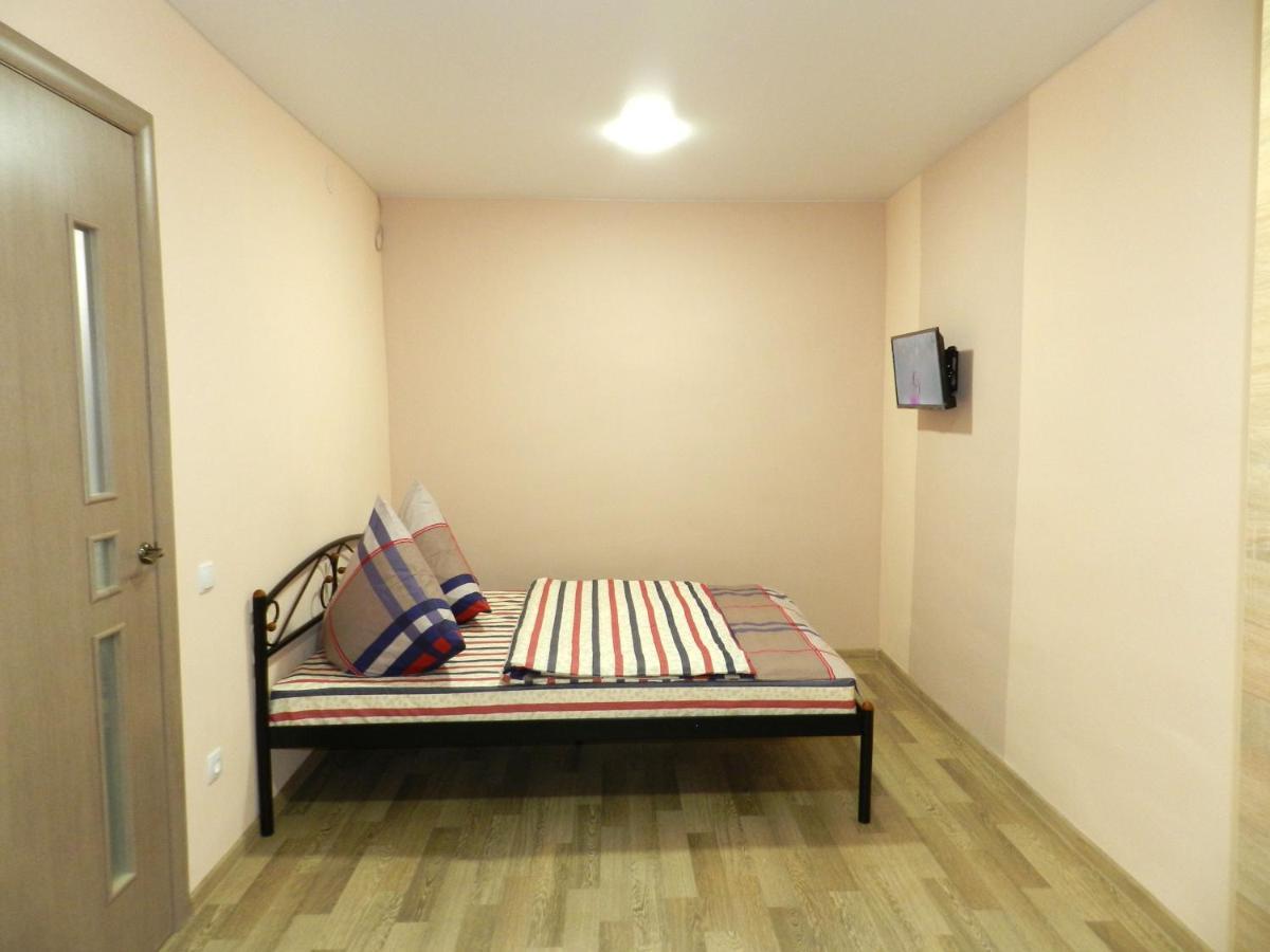3-Room Apartment Near Inturist On Sobornyi Avenue 156, By Grandhome Zaporizhia Εξωτερικό φωτογραφία