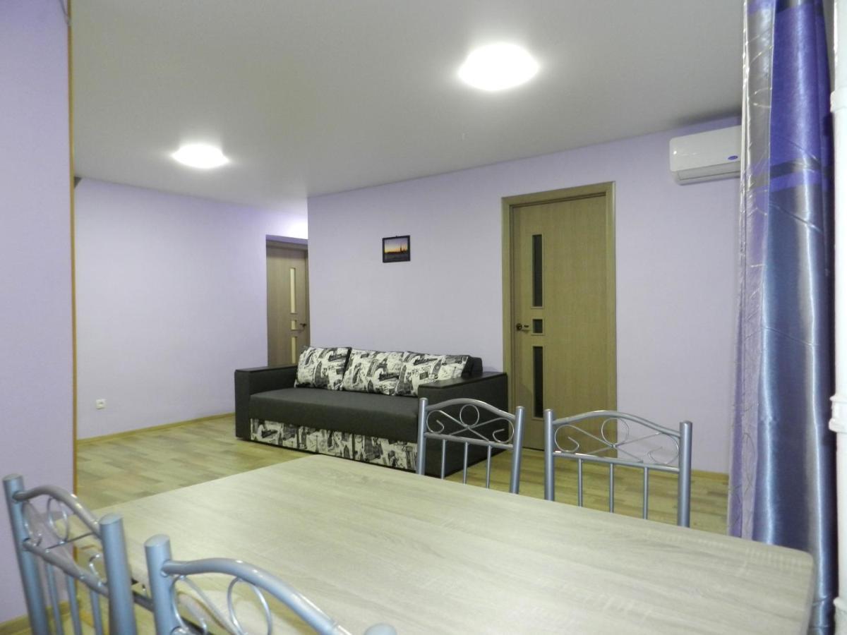 3-Room Apartment Near Inturist On Sobornyi Avenue 156, By Grandhome Zaporizhia Εξωτερικό φωτογραφία